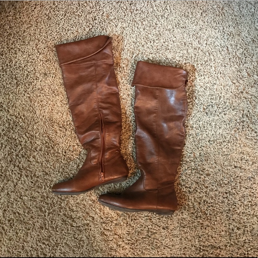 Knee high/ over knee boots